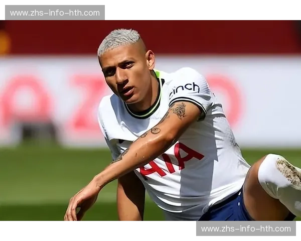 蓝色风暴席卷伊蒂哈德：曼城与维拉的英超巅峰对决，不止是足球！